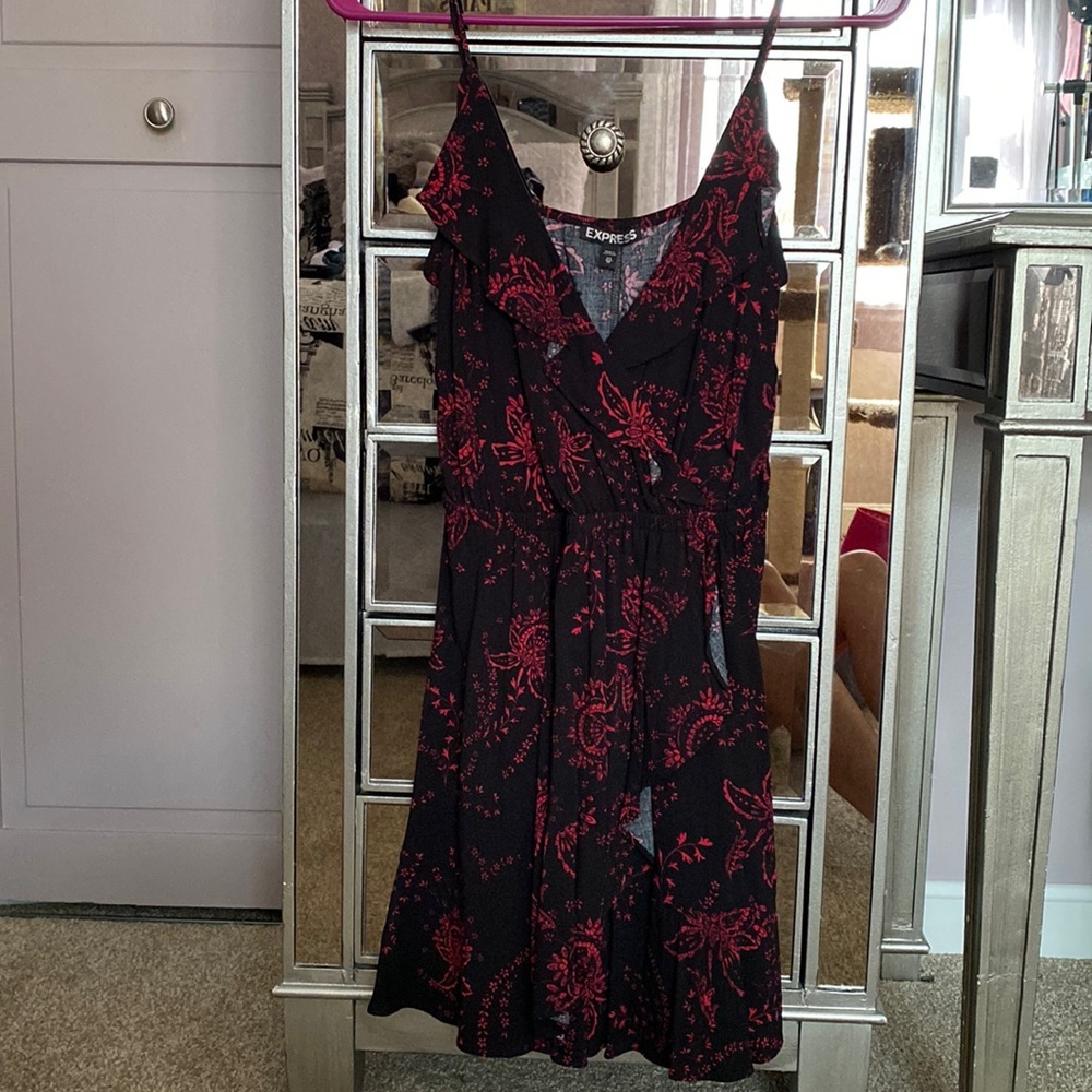 Express XS mini dress, ruffled detail, adjustable straps